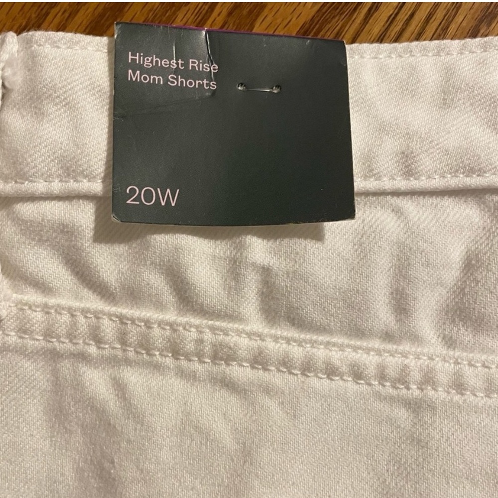 NWTS Wild Fable High Rise White Mom Shorts - Picture 3 of 9